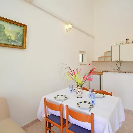 Holiday Home Valentina Ferienhaus